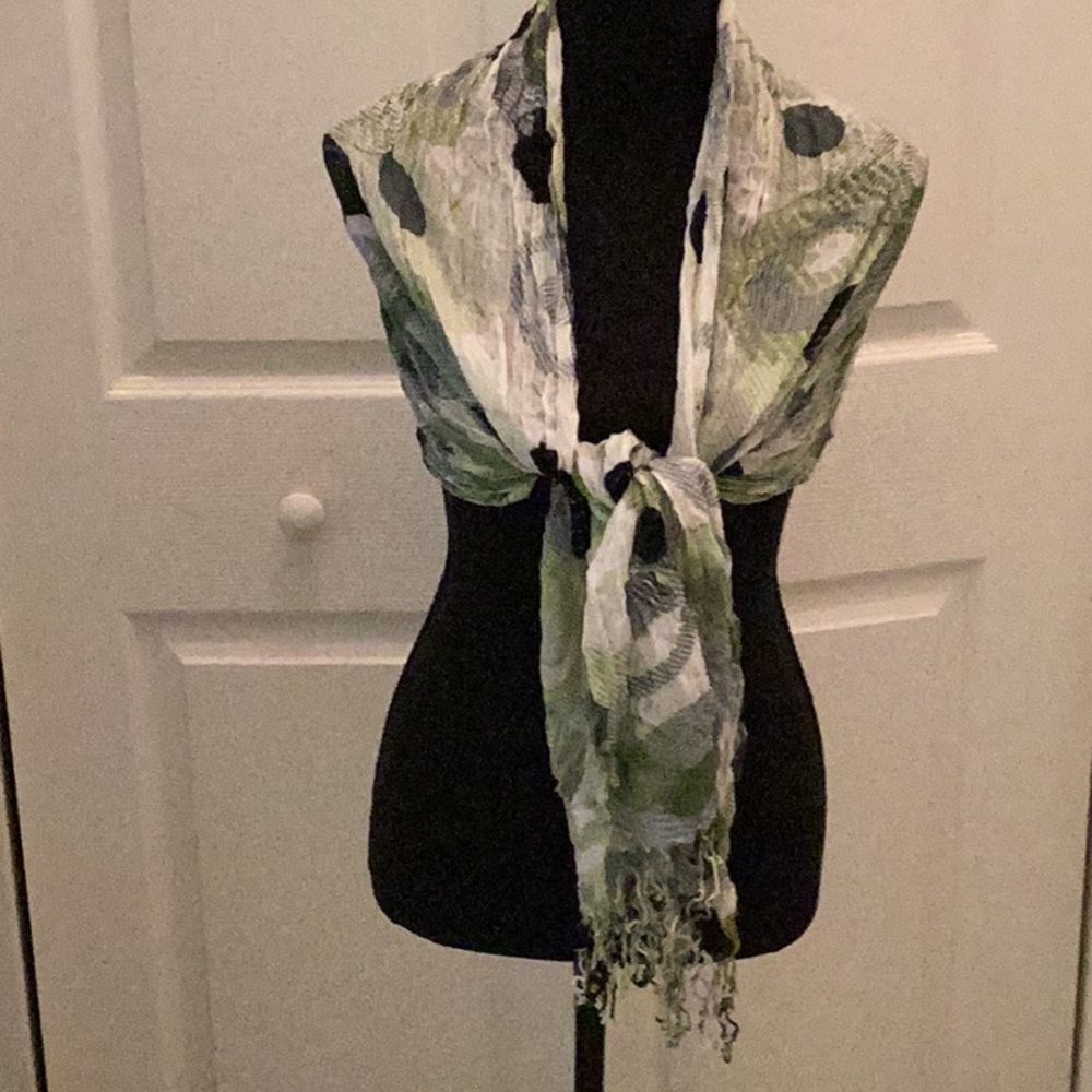 🖤NWOT Just Way Too Colorful & Fun Scarf Closet Must Have 🖤
